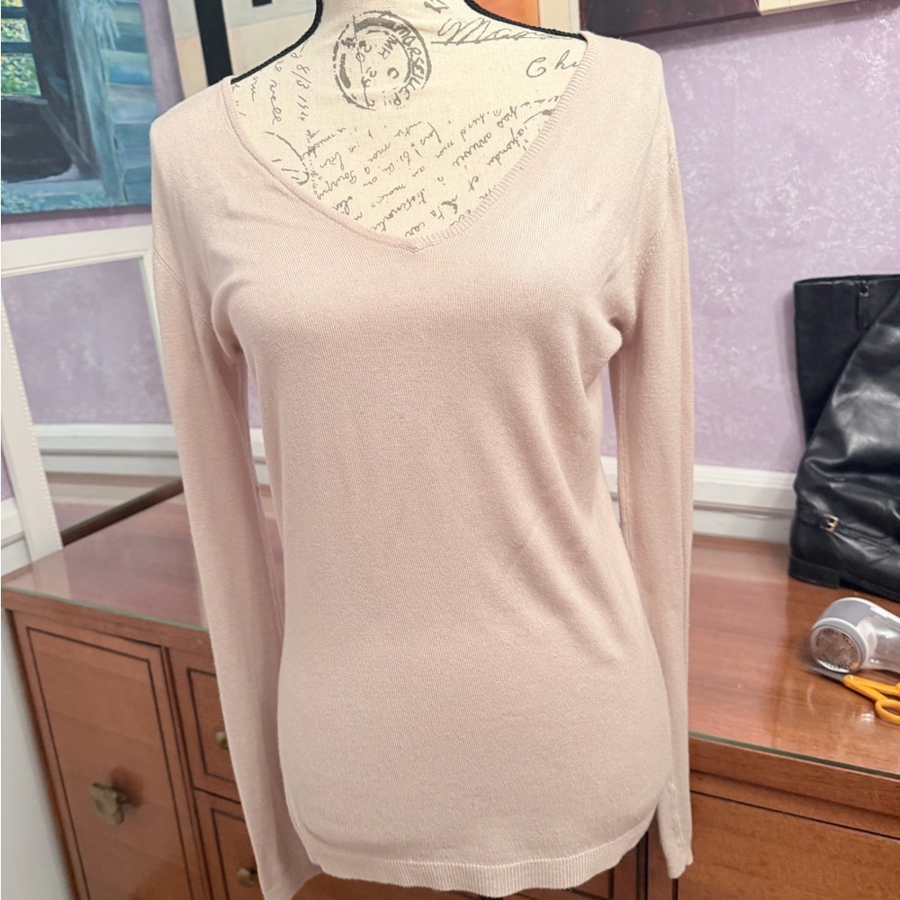 Guess Light Cream V-Neck Sweater